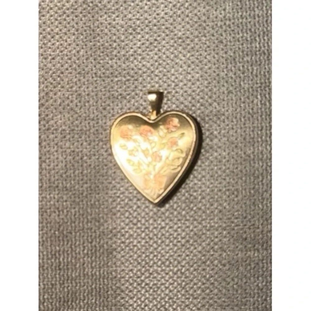 Vintage 14K Gold Filled Heart Locket Necklace Pink Roses Photo Charm Pendant